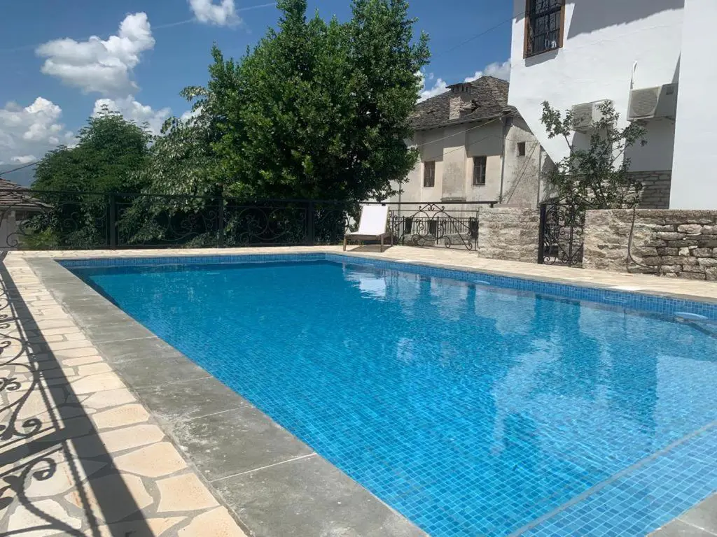 Hotel Gjirokastra, Gjirokastër, pool