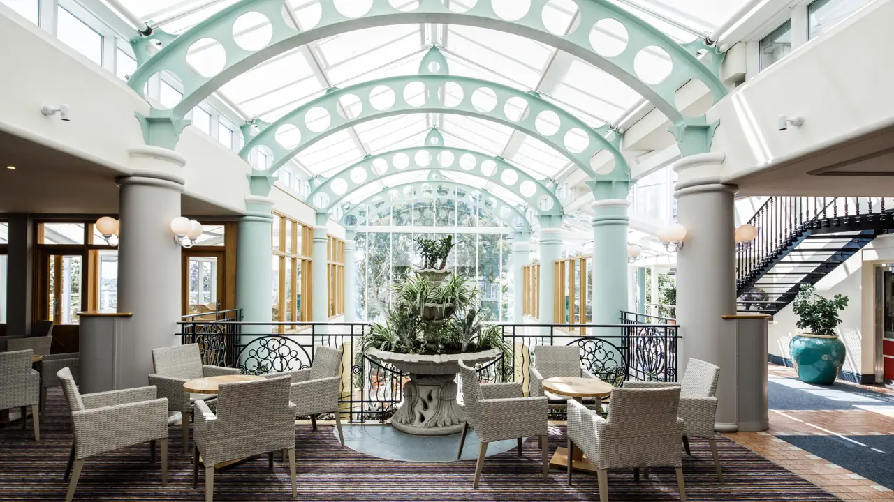 Merton Hotel Atrium, Dining