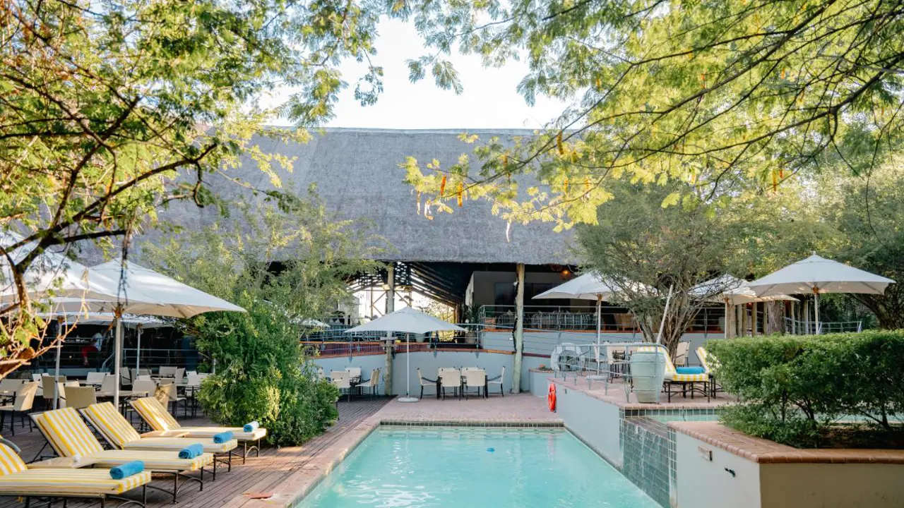 Chobe Safari Lodge, pool