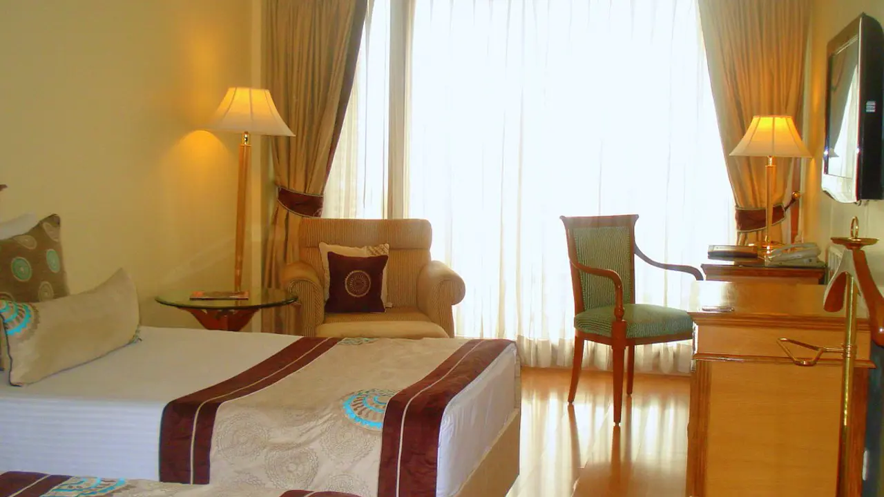 Solo India’S Golden Triangle, Shimla, And Amritsar’S Golden Temple Touring Hotels Image 1