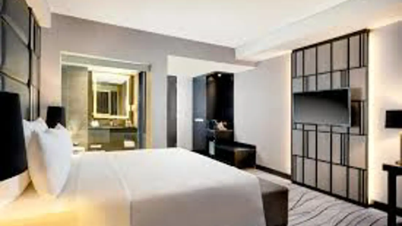 Grand Swiss Belhotel Darmo, Surabaya Bedroom