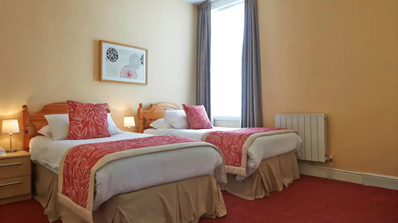 Chesterhouse Hotel Twin Room