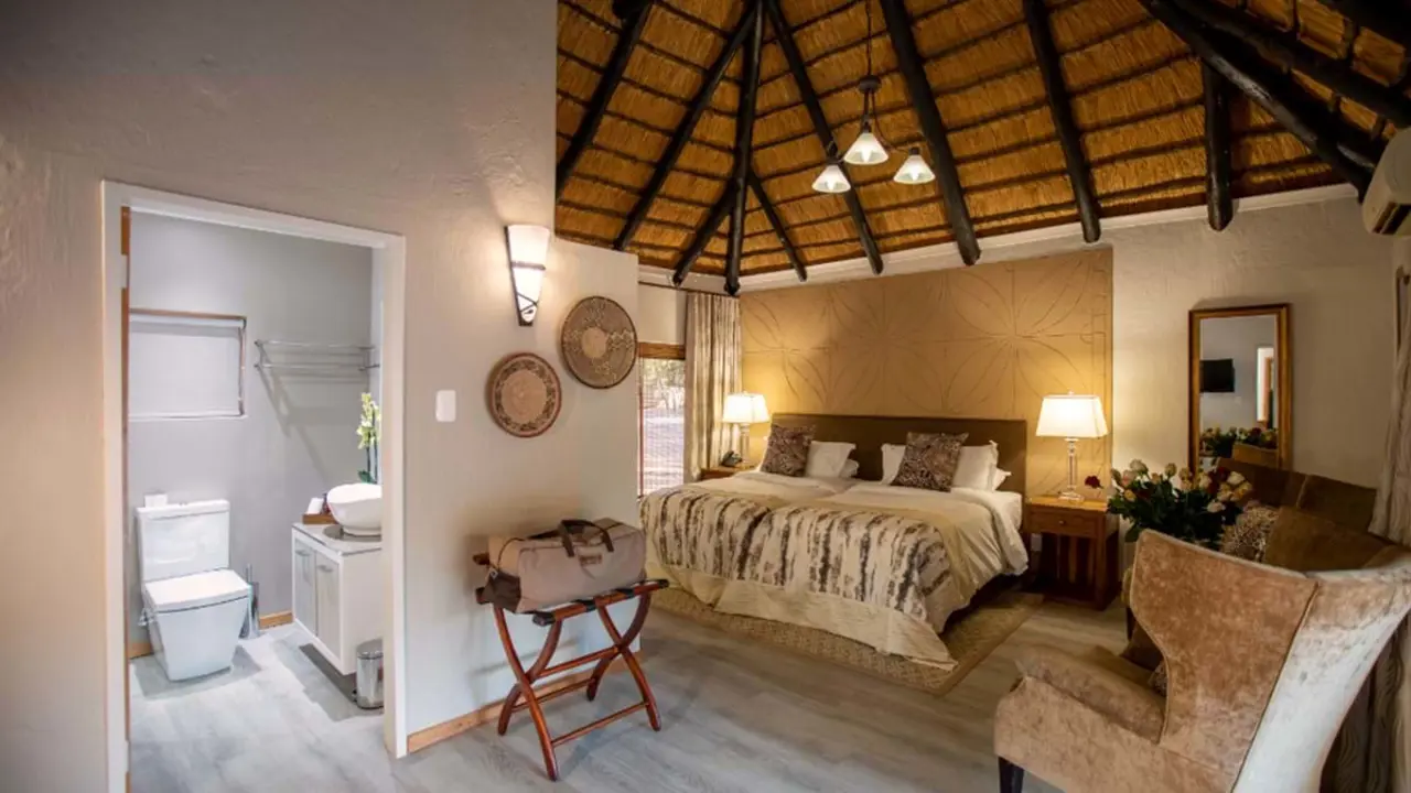 Mabula Game Lodge Accommodation Superior Twin Room 2 (1)