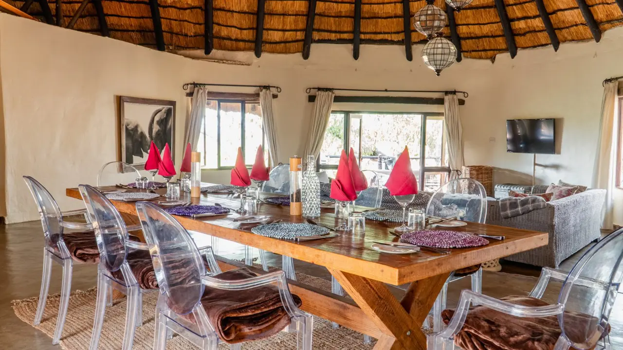 Amalinda Lodge, Matopos Dining