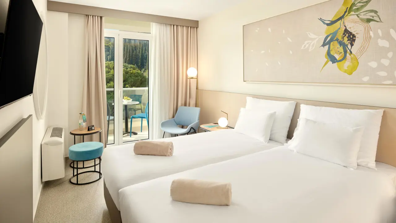 A standard room with balcony at Hotel Horizont, Baška Voda