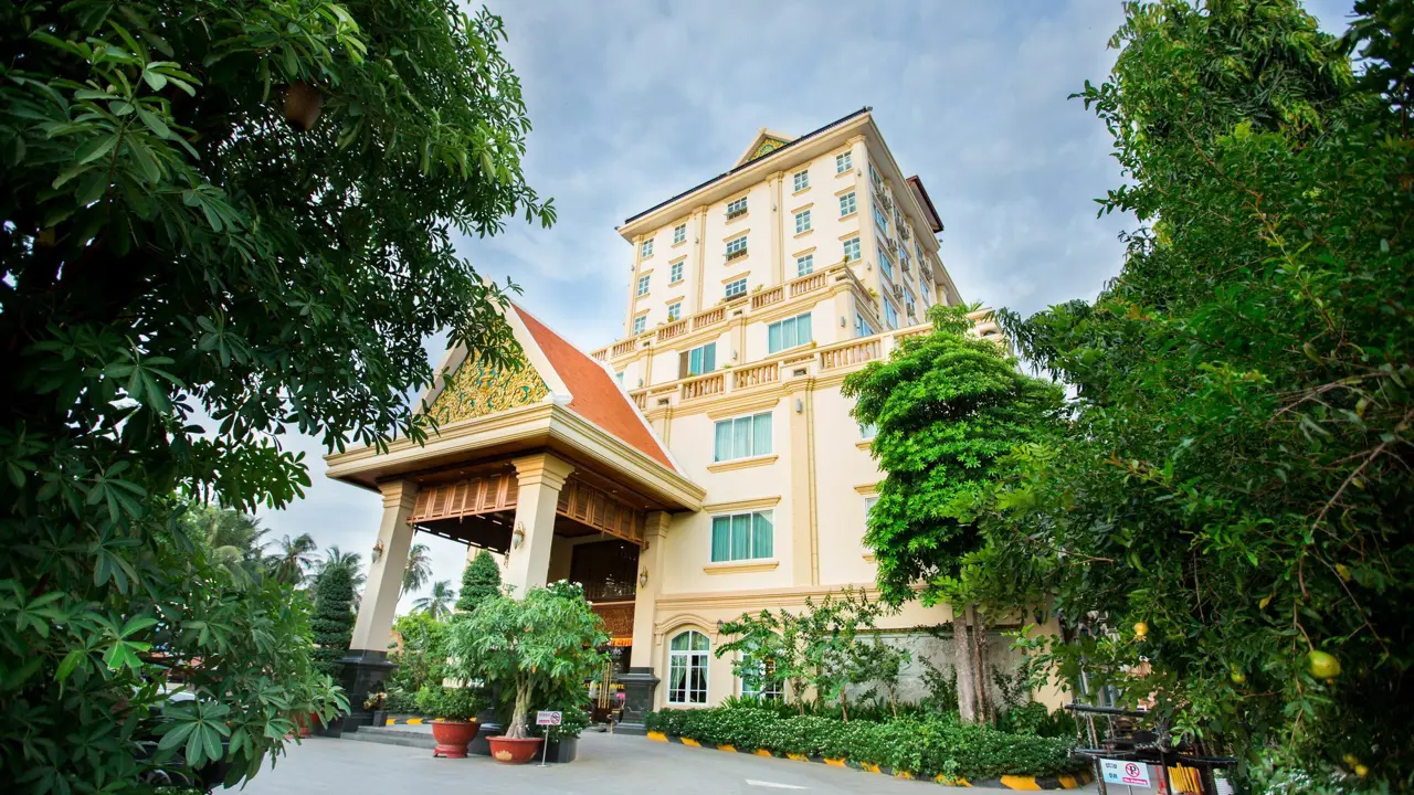 Classy Hotel & Spa, Battambang Exterior