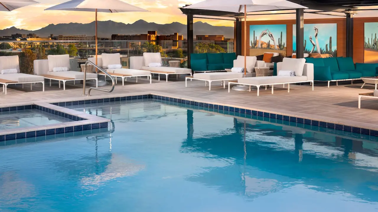 Hollywood, San Diego, Vegas & The Grand Canyon Touring Hotels Image 3