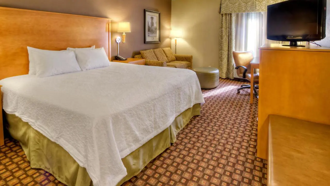 The Ultimate Elvis Presley And Dolly Parton Experience Touring Hotels Image 2