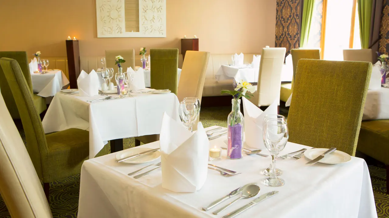 Mcwilliam Park Hotel Restaurant Table Setting