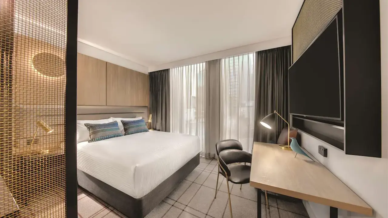 Vibe Hotel Sydney Darling Harbour Bedroom