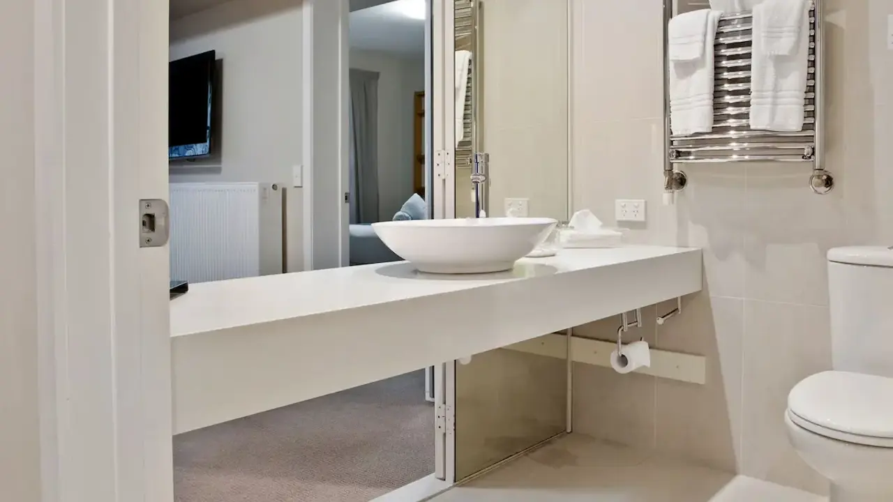 Deep Blue Hotel Bathroom