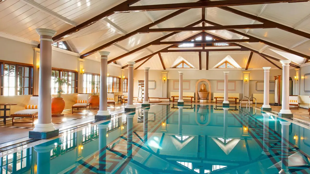 Oberoi Cecil Hotel, Shimla, pool