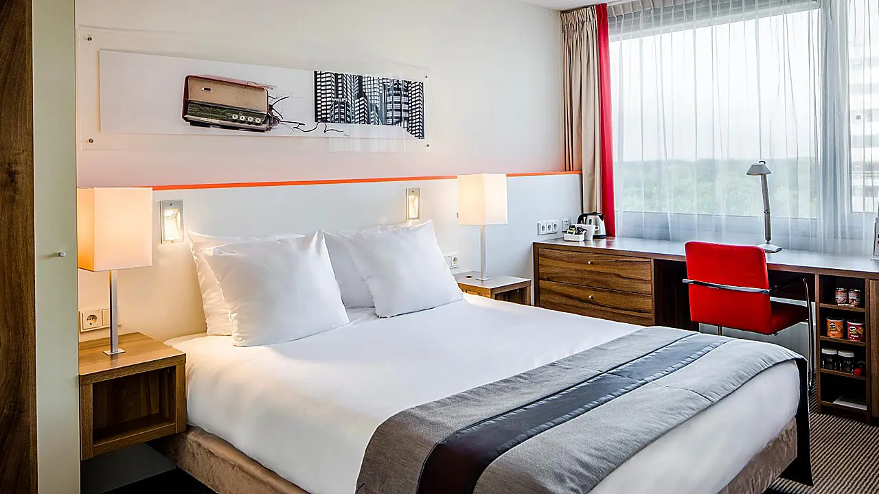 Holiday Inn Eindhoven 4734965933 2X1