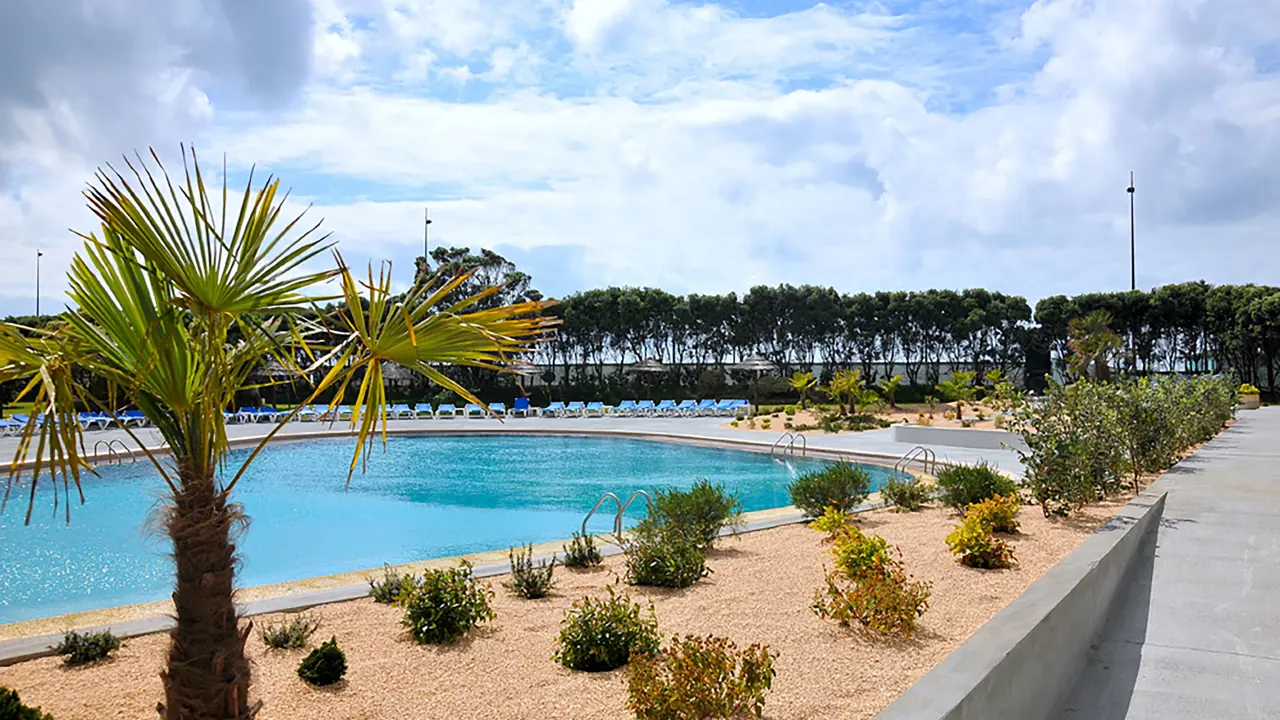 Axis Vermar Beach Hotel Exterior Pool