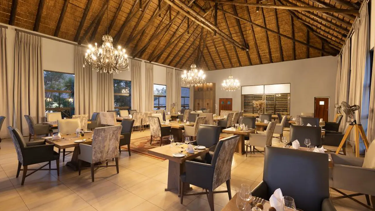 Safari Plains, Limpopo, dining room