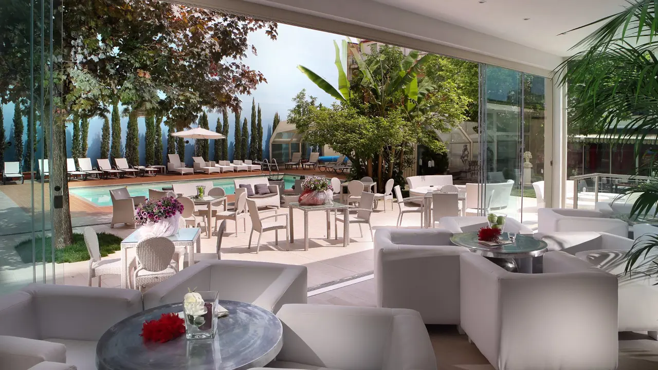 Manzoni Hotel Pool Terrace