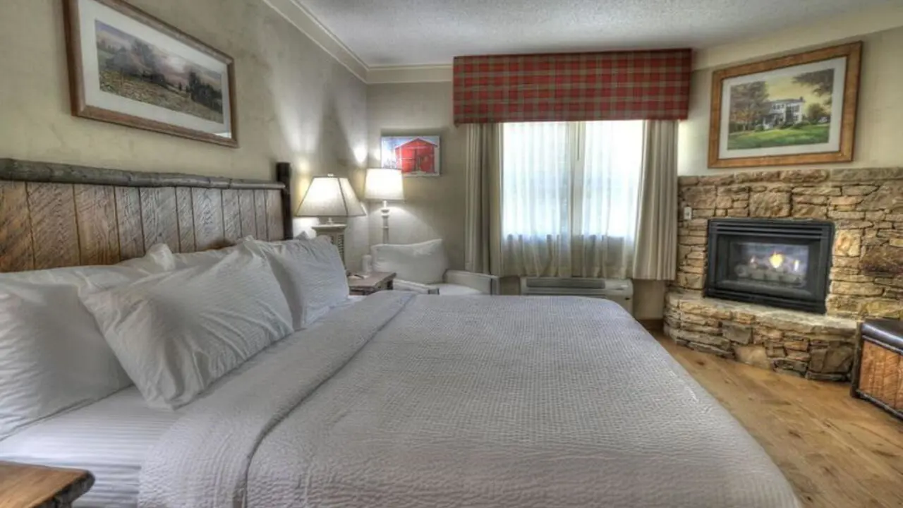 The Ultimate Elvis Presley And Dolly Parton Experience Touring Hotels Image 5