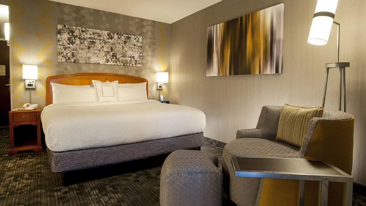 Follow The Fall Touring Hotels Image 2