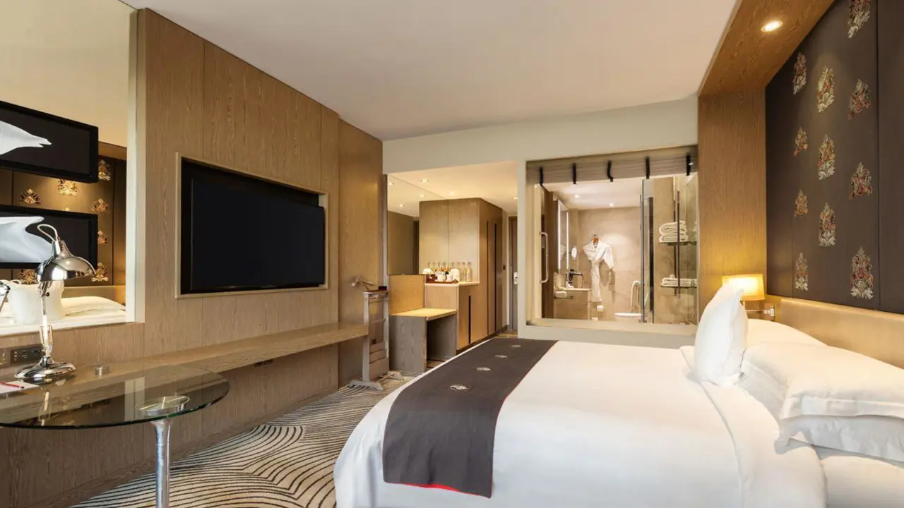Sheraton New Delhi, Delhi Bedroom