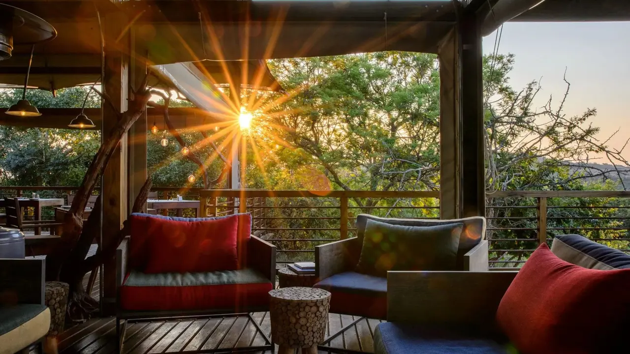 Ndhula Luxury Tented Lodge, lounge