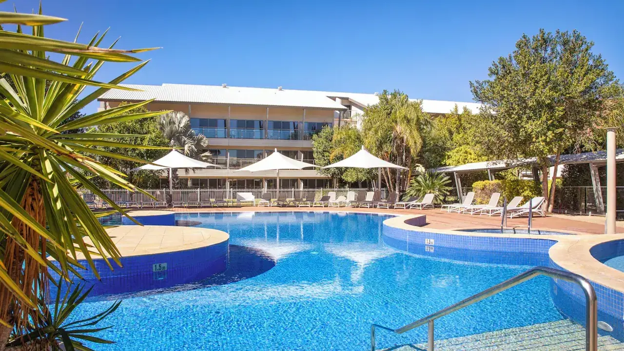 Crowne Plaza Alice Springs Pool