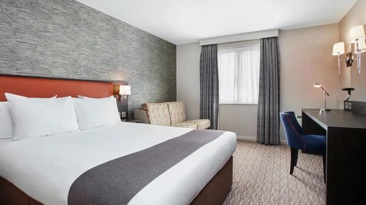 Holiday Inn Belfast 2