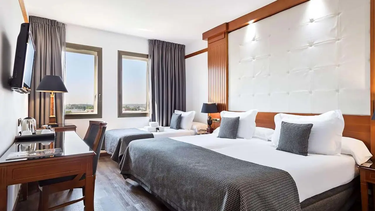 Best Western Cmc Girona Bedroom