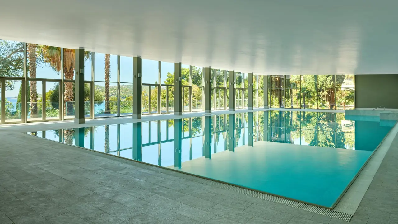 Indoor swimming pool at Hotel Horizont, Baška Voda