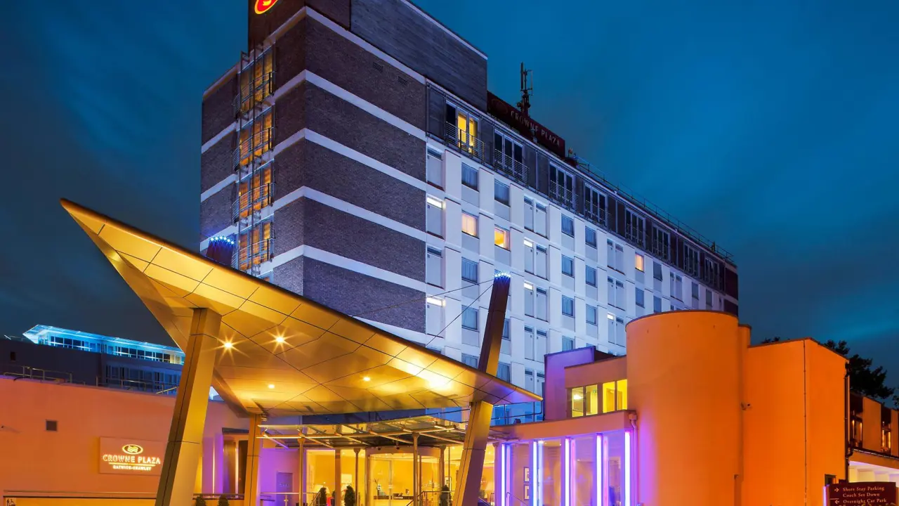 Crowne Plaza Crawley Exterior