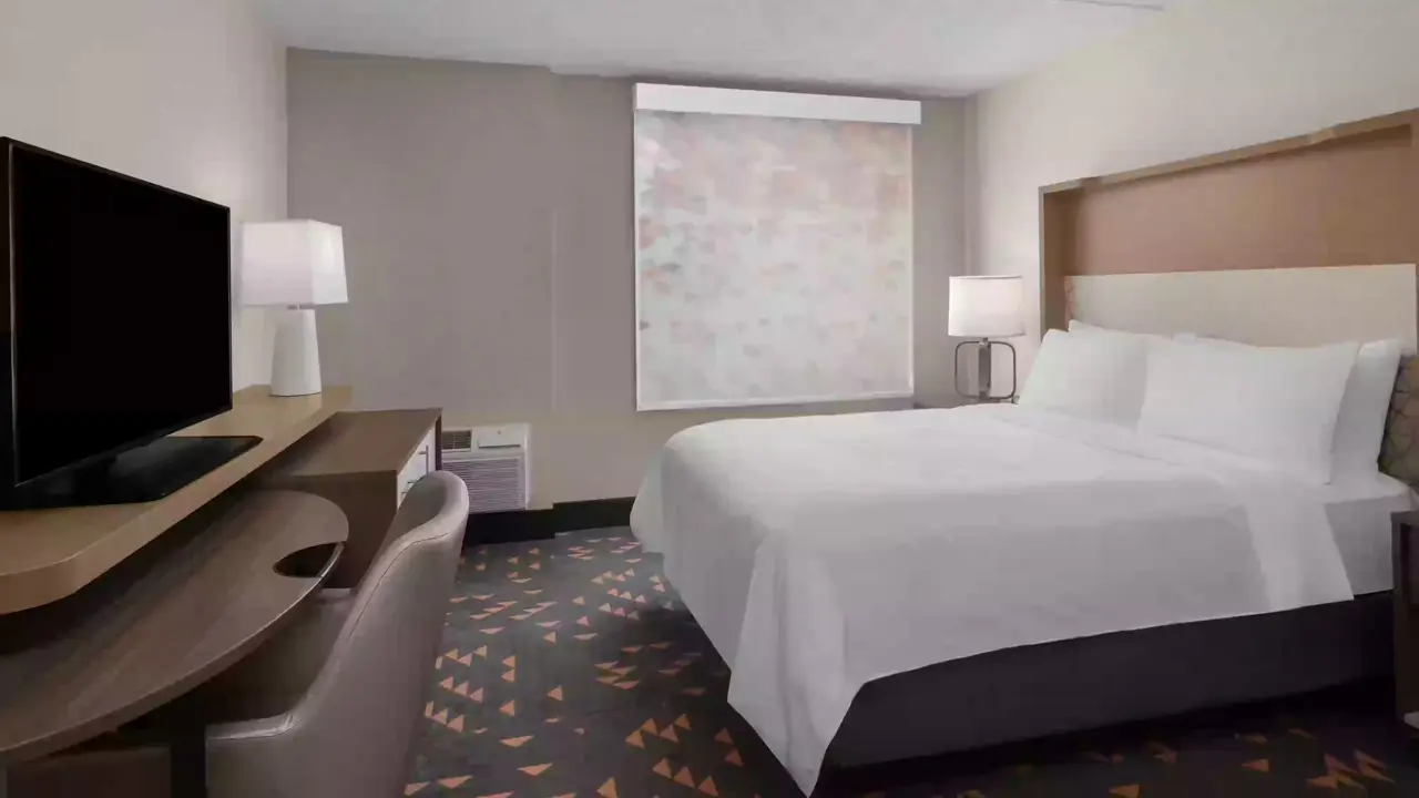 Holiday Inn, Hasbrouck Heights Bedroom