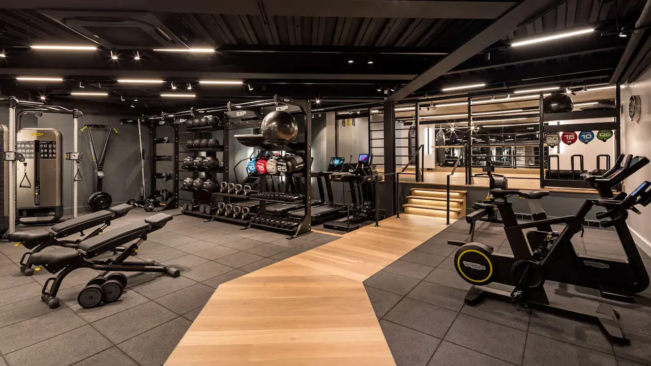Radisson Blu Heathrow Gym (1)