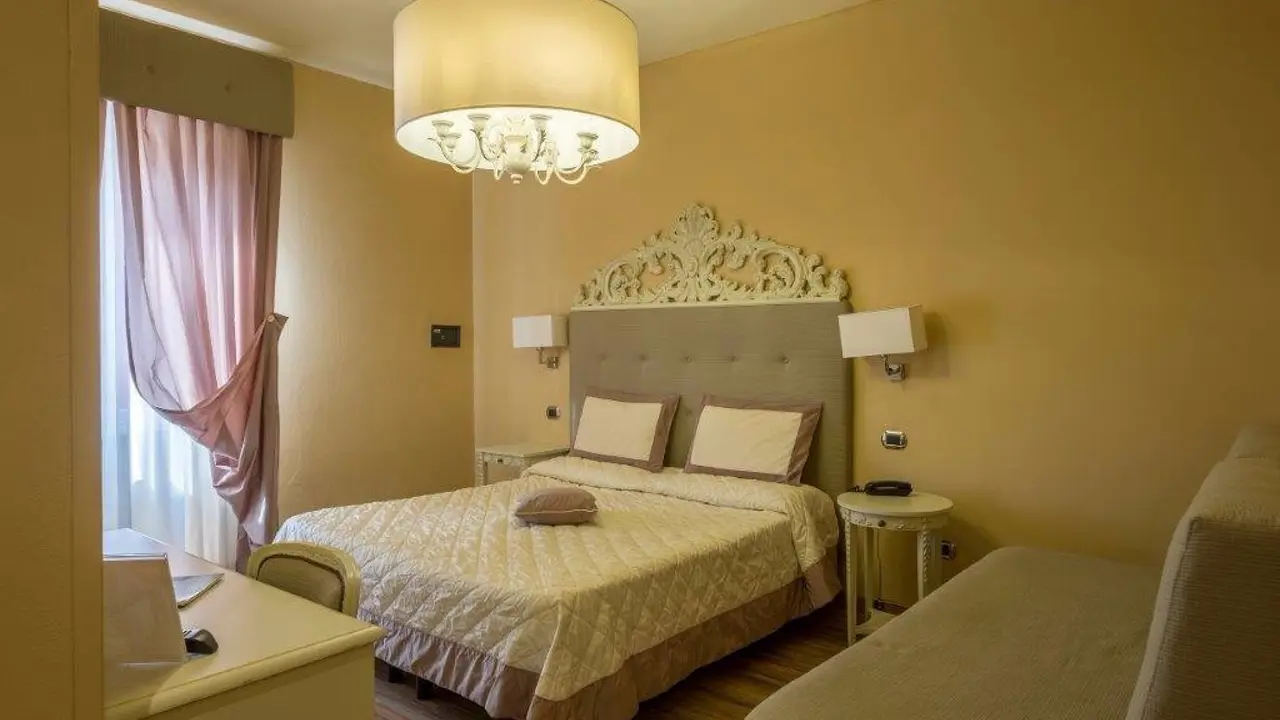 Manzoni Hotel Double Bedroom