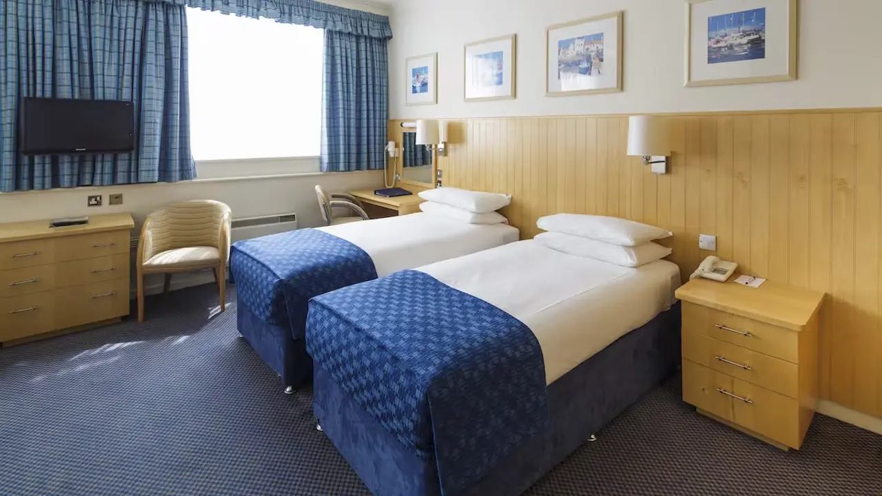 Merton Hotel Twin Room
